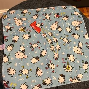 EUC CONDITION LUSH KNOT WRAP: SHEEPS TIL CHRISTMAS
